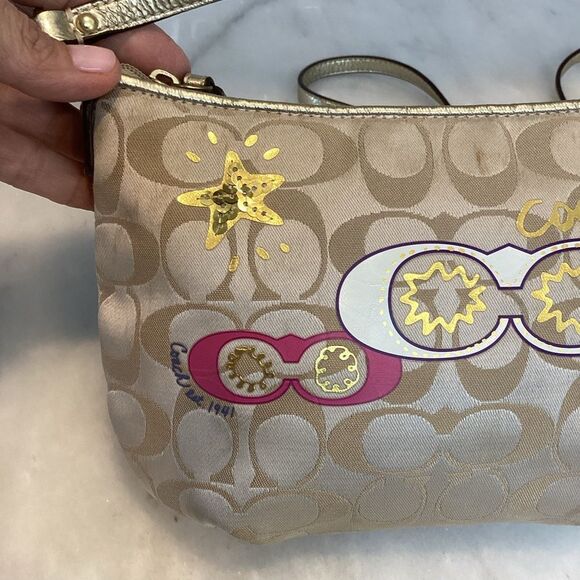 Coach Poppy Graffiti Signature Logo Crossbody Bag HTF - Picture 2 of 13